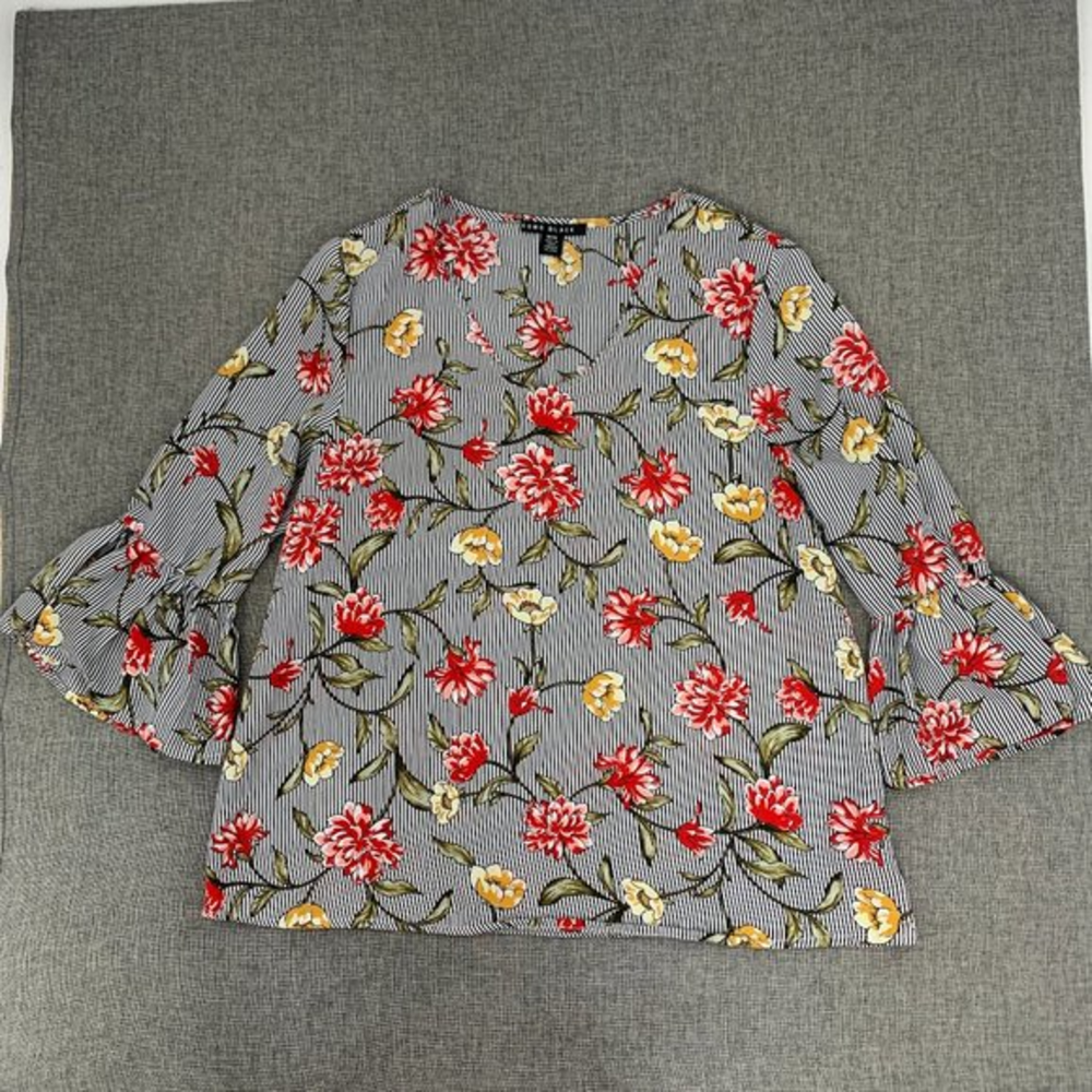 COMO BLACK Floral Blouse Medium Striped Scoop Neck Bell 3/4th Sleeves‎